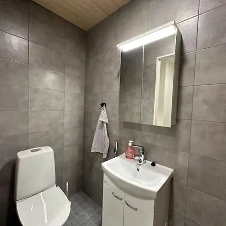 Kotimaailma - Uusi Rivitalokolmio Saunalla # 2 *